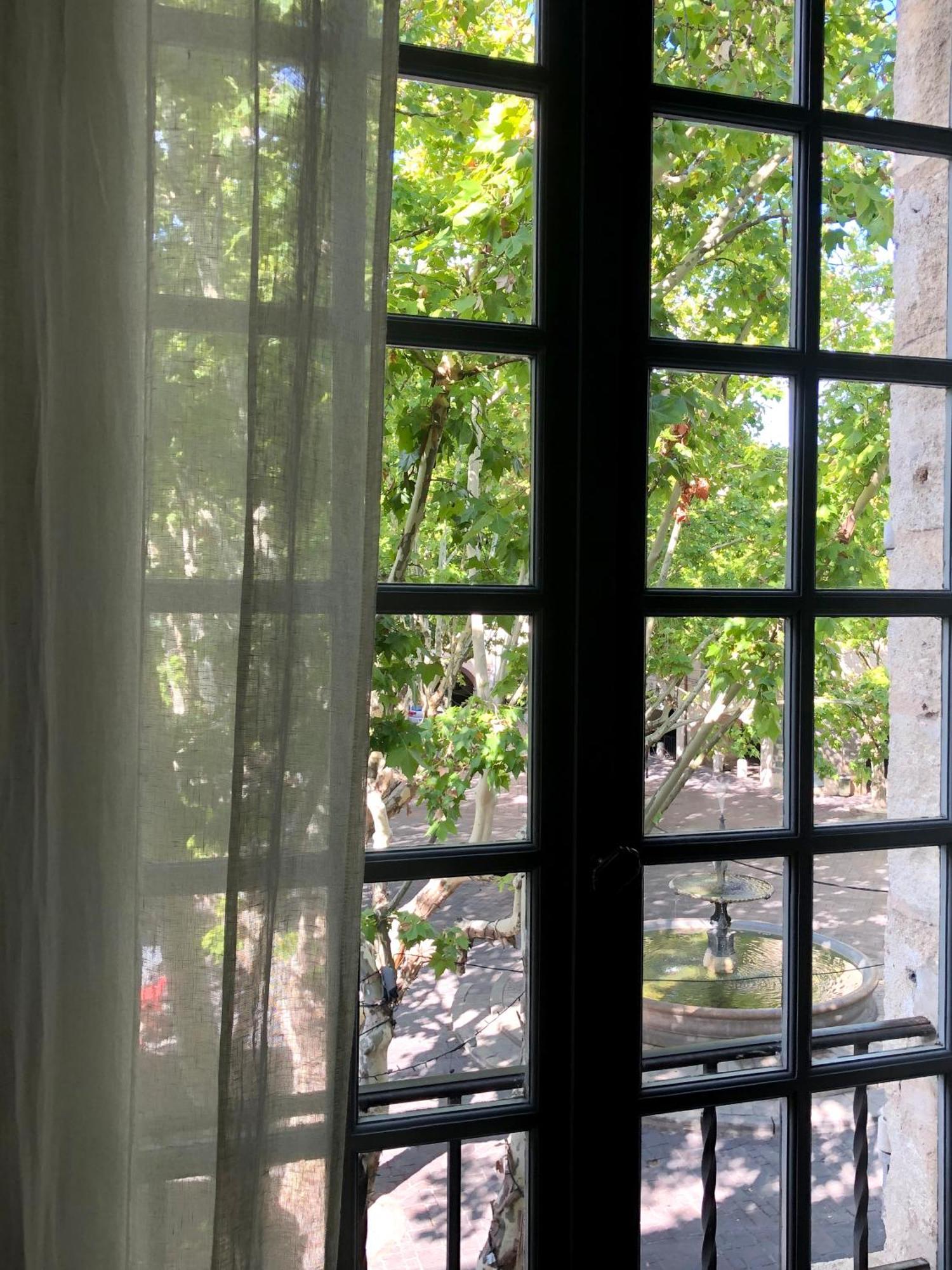 La Boheme Place Aux Herbes Юзес Экстерьер фото